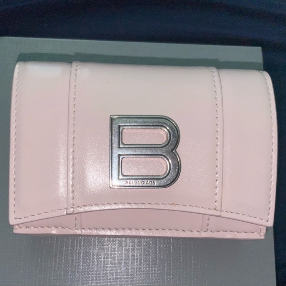 AUTHENTIC SOLD OUT BALENCIAGA Hourglass Wallet PINK